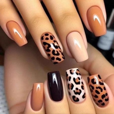 Khaki En Zwarte Luipaardprint Press On Nails Vierkante Lange Kunstnagels Glanzende Nepnagels Voor Dames Manicure