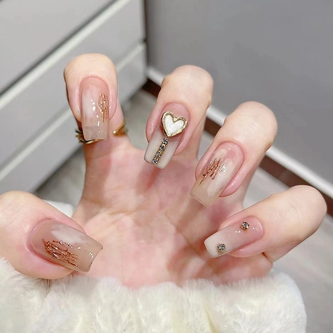 Square Coffin Press On Nails Nude Gradient Gold Wire Luxus 3D Herz Strass Abnehmbar Wiederverwendbar Elegant Damen