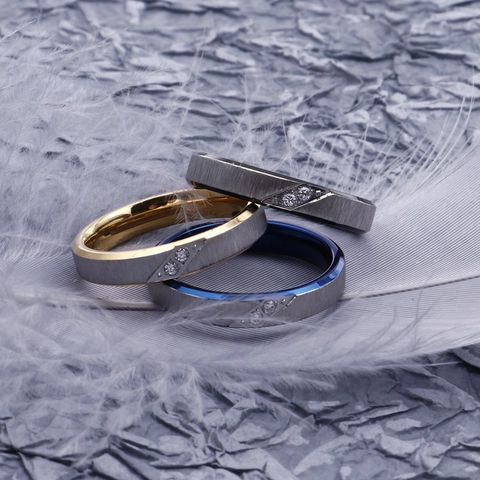 Minimalist Stainless Steel Ring Zircon Inlaid Brushed Texture Electroplated Two Tone Band Unisex Jewelry Accessories