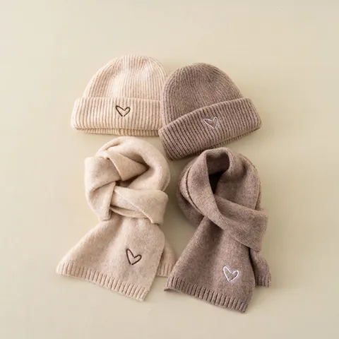 Bonnet En Tricot Et Écharpe Pour Bébé Brodé De Cœur Chaud Côtelé Pull Accessoire D'hiver Pour Enfants Garçons Filles