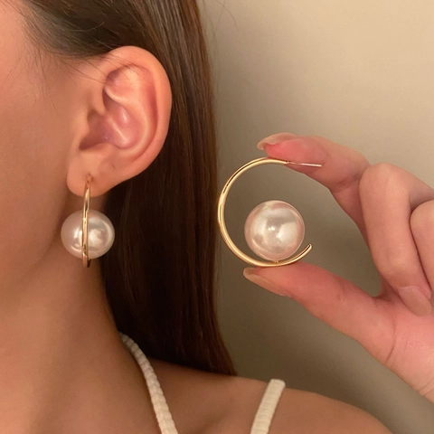 Elegant Oversized C-Shape Artificial Pearl Stud Earrings For Women Alloy Rhinestone Geometric Hoop Earrings Fashion Jewelry Gift