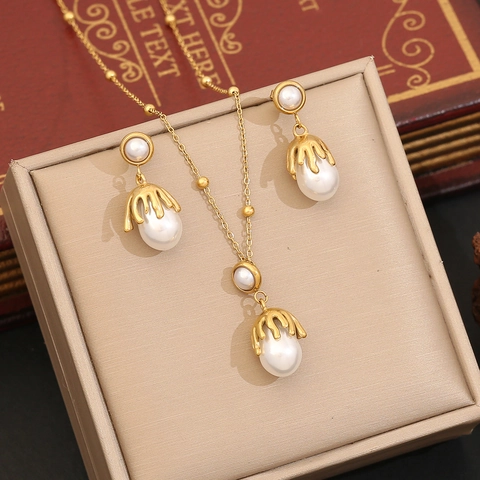 Collana A Strati E Orecchini In Acciaio Inossidabile Placcato Oro Perla Artificial Sintetica Lava Fluida Irregolare Gioielli Eleganti