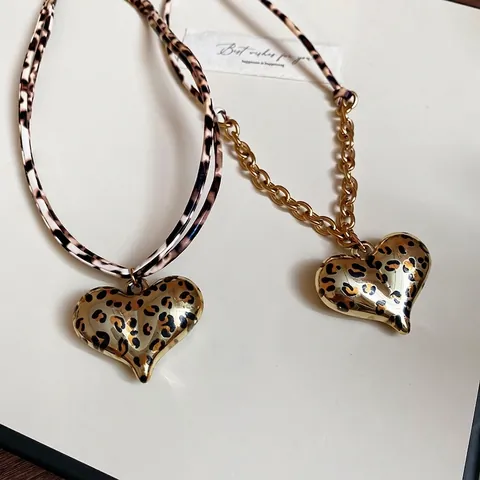 Leopard Print Heart Pendant Necklace Titanium Steel Leather Clavicle Chain Vintage Chic Jewelry For Women
