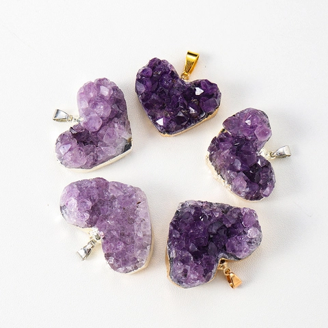 Natürlicher Amethyst Geode Herz Halskette Anhänger Roher Lila Kristall Cluster Gold Silber Rand Damen Geschenk Schmuck Lederband