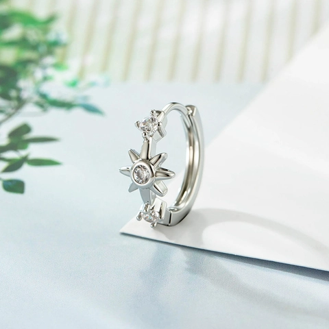 Orecchino Huggie Hoop Stella Ottagonale Design Sunburst Ottone Con Zirconia Gioielli Per Piercing Minimalisti