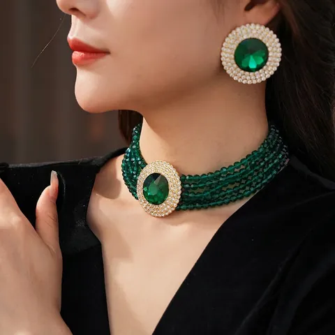Luxury Emerald Green Jewelry Alloy Necklace And Earrings With Silver Earring Post Rhinestone Palace Style Elegant Women
