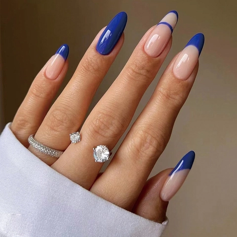 Unghie Finte A Mandorla Blu Klein French Tip Rosa Nude Eleganti Unghie Artificiali Manicure Per Donne
