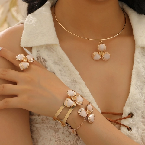 Bloem Oorknopjes Zinklegering Emaille Flora Verguld Elegante Sieraden Voor Vrouwen Meisjes Eenvoudig Ontwerp Accessoire