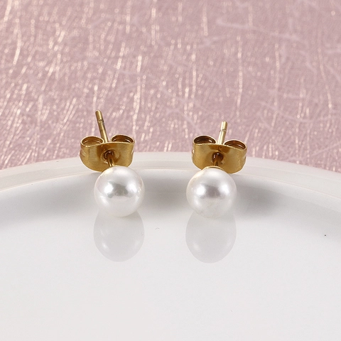 Minimalist Round White Shell Artificial Pearl Stud Earrings For Women Titanium Steel 18K Gold Plated Elegant Jewelry
