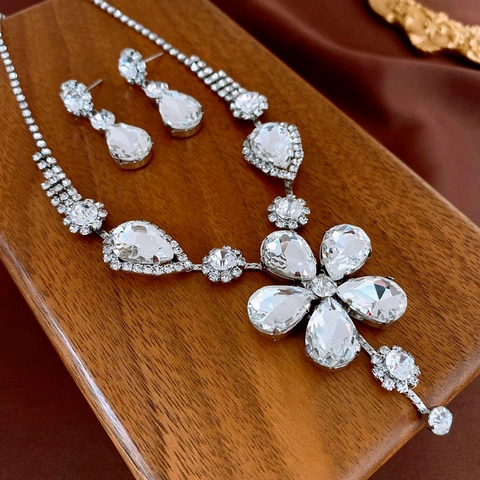 Flower Butterfly Teardrop Rhinestone Necklace And Earrings Copper Base Luxury Wedding Jewelry For Women Elegant Silver Tone