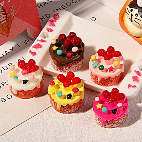 Miniatur Simulation Kuchen Harz Cabochons Erdbeer Stern Creme Cupcakes DIY Haarnadel Dekor Kinder Spielzeug Essen Cartoon