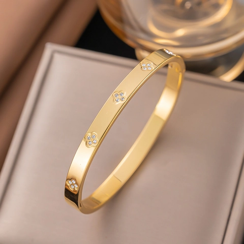 Clover Bangle Bracelet Stainless Steel Rhinestone Hinged Cuff Elegant Jewelry For Women Fashion Accessory