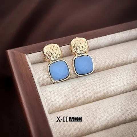 Orecchini Con Pietra Blu Quadrata E Perno In Argento Lega Disco Rotondo Martellato Dorato Vintage Elegante Donna
