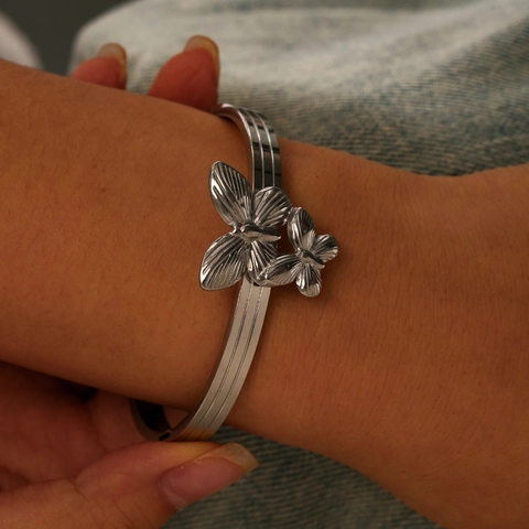 Bangle in Acciaio Inossidabile con Farfalla a Doppio Strato per Donna Placcato Oro 18K Gioielli Eleganti Personalizzati Bracciale Regolabile Regalo