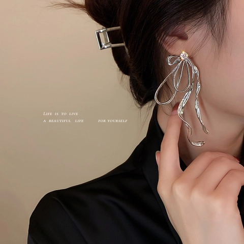 Schleife Eingelassene Strass Lange Quasten Ohrringe Mit 925 Sterling Silber Ohrstecker Flüssiges Metall Stil Damen