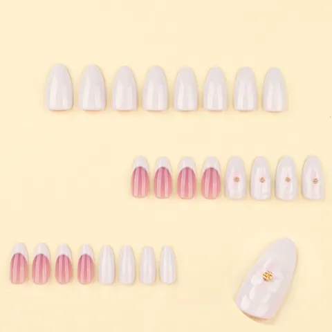 Mandelform Aufdrucknägel Weiße French Tip Mit 3D Relief Blumen Glänzende Elegante Wiederverwendbare Falsche Nägel Für Damen