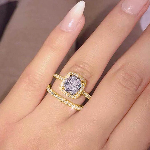 Anello Di Fidanzamento Halo In Zircone Taglio Cushion Di Lusso E Fede Nuziale Coordinata Gioielli In Rame Da Donna