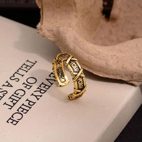 Bague Ouverte Croisée à Motif Arabesque en Or Vintage pour Femme Bijou de Doigt Réglable à Relief Géométrique Minimaliste