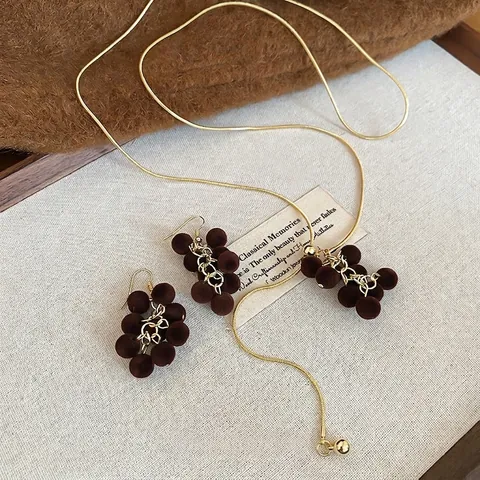 Gioielli Palla Floccata Grappolo D'uva Retro Placcato Oro Rame Collana E Orecchini Con Perno In Argento Donna