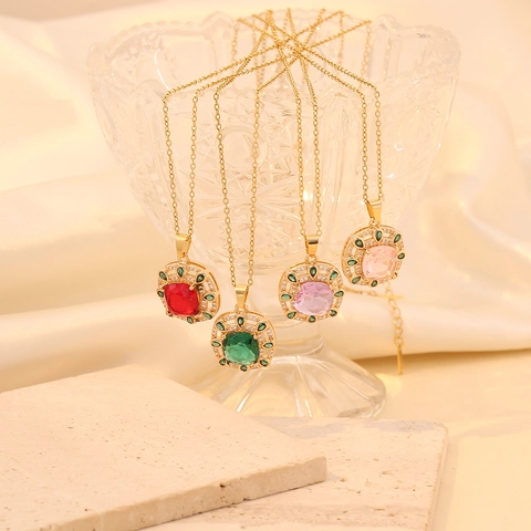 Collier Pendentif Carré Rétro Avec Pierre Précieuse Chaîne En Acier Inoxydable Avec Cuivre Strass En Verre Pour Femme