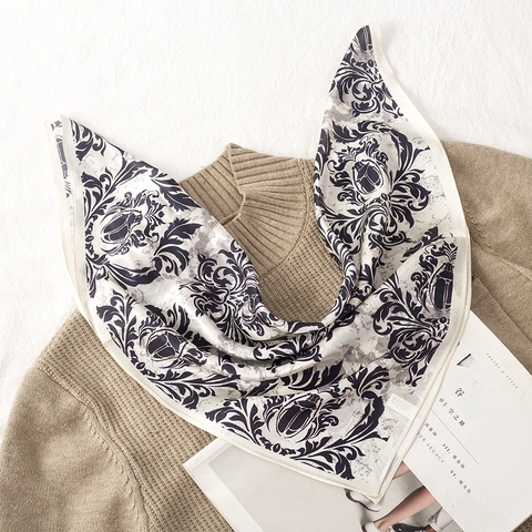 100% Mulberry Silk Square Scarf Women Vintage Baroque Beetle Floral Print Small Neck Head Scarf Elegant Office Silk Scarf
