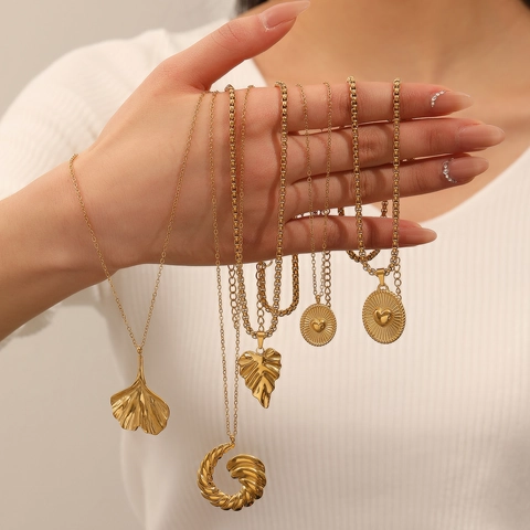 Edelstahl Anhänger Halskette Vergoldet Vintage Blatt Herz Stern Mond Schmuck Elegantes Modeaccessoire Für Damen