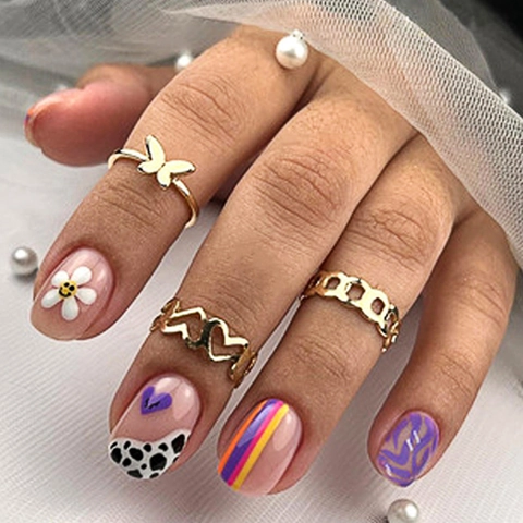 Short Round Press On Nails Colorful Stripes Daisy Smiley Face Cow Print Artificial False Nails Cute DIY Manicure For Women