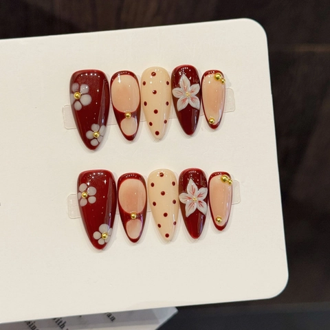 Handmade Wine Red And Cream White Press On Nails Retro Hand Painted Flower Polka Dot Gold Beads Long Almond False Nails