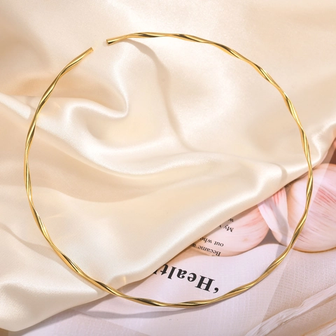 Minimalistischer Edelstahl Gedrehtes Halsband Halskette Damen IP Gold Überzogene Geometrische Welle Mode Schmuck