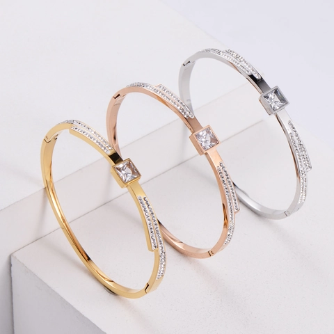 Bracciale Rigido In Acciaio Inossidabile Per Donna Zircone Quadrato Fibbia A Cerniera Micro Pave Strass Gioielli