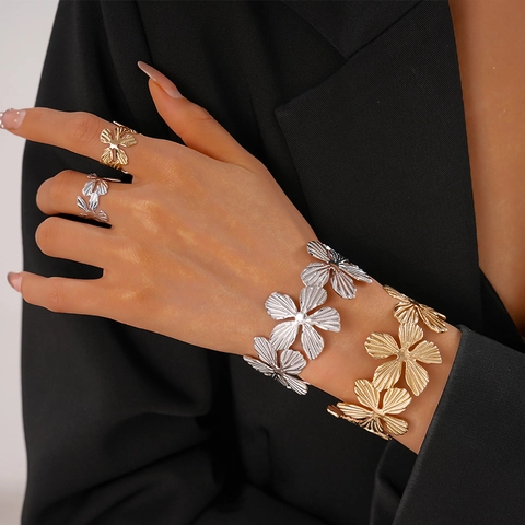 Elegant Metal Flower Jewelry Textured Open Bangle And Ring For Women Fashion Aesthetic Accessories