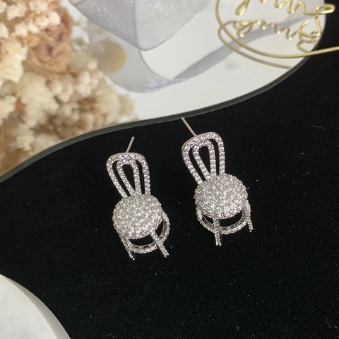 Orecchini A Lobo A Forma Di Sedia Unica Con Micro Pavé Di Zirconia E Perno In Argento Sterling 925 Gioielli