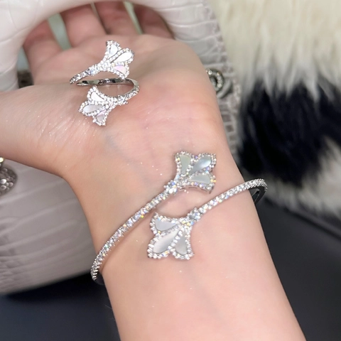 Iris Blüte Fächerförmig Offener Armreif Kupfer 18K Vergoldet Perlmutt Zirkonia Elegant Vintage Damen