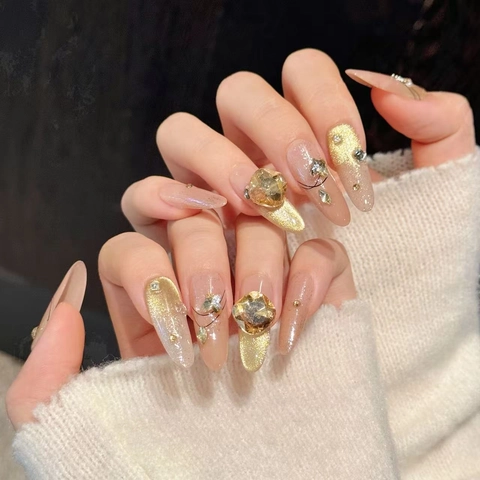 Handgefertigte Luxus Kunstnägel Zum Aufkleben Katzenauge Goldglitzer Strass Künstliche Perlen Nude Verlauf Lange Mandel Stiletto Damen