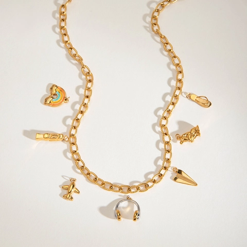 Moderne 18K Vergulde Roestvrijstalen Ketting Voor Dames Klassieke Gedraaide Kruisketting Met Vliegtuig Regenboog Bedeltjes Waterdicht Hypoallergeen