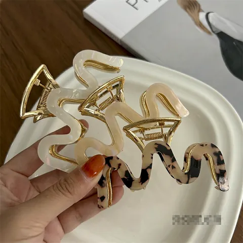 Elegante Wellenförmige Acetat Legierung Haarklammer Französisch Retro S-Förmige Große Haarkrallen Für Frauen