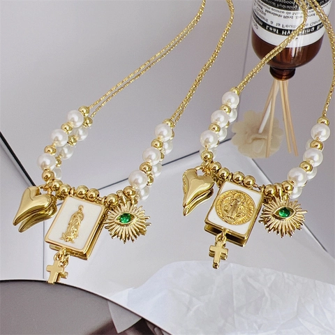 Collana Con Pendente Religioso Retrò Rame Placcato Oro 18K Zirconia Cubica Perla Artificial Sintetica Cuore Croce Malocchio Per Donne