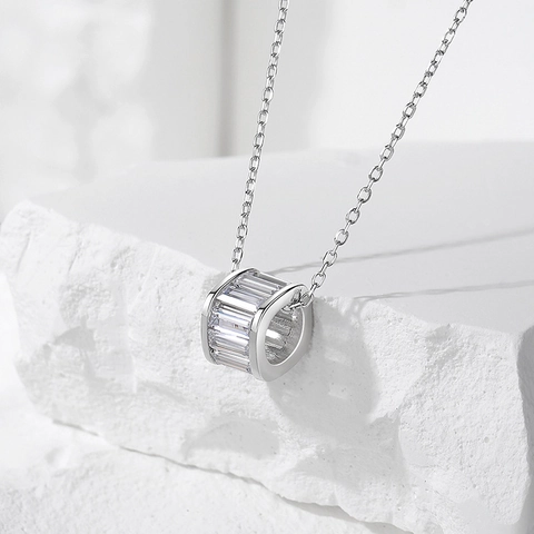 Collana Minimalista in Argento Sterling 925 Ciondolo a Cilindro Zirconia Baguette per Donna Accessorio Quotidiano