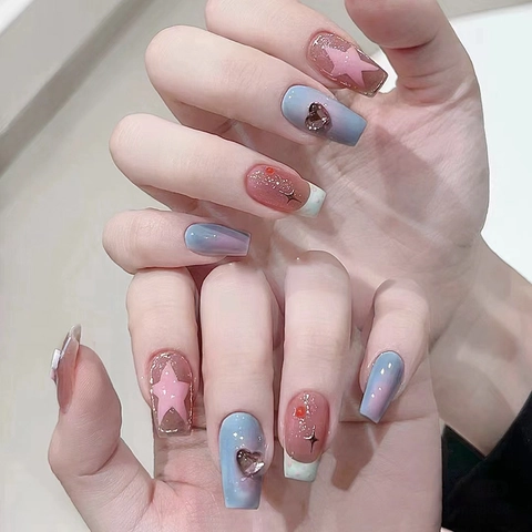 Long Coffin Press On Nails ABS Resin With 3D Heart Rhinestone Star Pattern Pink Blue Gradient Sweet Style