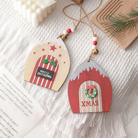 Decorazioni Natalizie Da Appendere Casetta In Legno Con Renna Stella Scritte XMAS Corda Di Canapa Perline E Campanellino