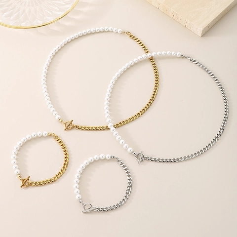 Collana E Bracciale In Künstliche Perle Sintetiche E Catena Cubana Giuntata Acciaio Inossidabile Fibbia OT Accessorio Donna Asimmetrico