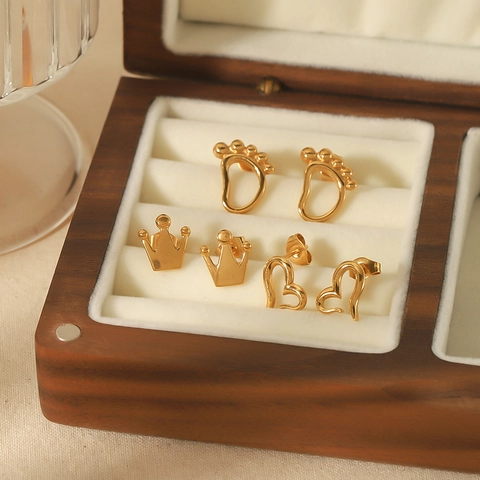 Heart Crown Footprint Stud Earrings 18K Gold Plated 304 Stainless Steel Elegant Ins Style Fashion Jewelry