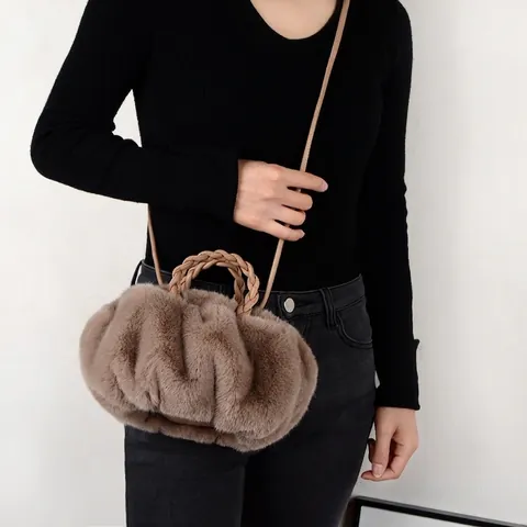 Faux Fur Handbag Pleated Cloud Pouch Plush Braided Handle Crossbody Purse For Women Winter Autumn Fashion