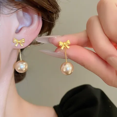 Matte Gold Schleife Hängeohrringe Mit Kunstperle Silbernem Ohrstecker Champagnerfarben Eleganter Modeschmuck Für Damen