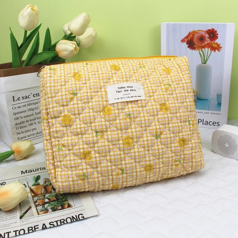 Large Capacity Quilted Cotton Cosmetic Bag Portable Travel Makeup Pouch Cute Floral Pattern Zipper Toiletry Organizer