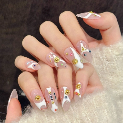 Handgefertigte Aufklebbare Nägel Lange Mandel Künstliche Nägel Rosa Nude Barockstil Mit Strasssteinen Und Golddekor