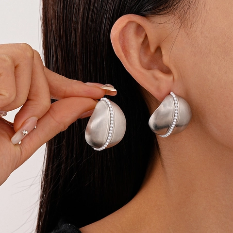 Orecchini A Bottone Ovali In Metallo Con Künstliche Perle Sintetiche E Perno In Argento Stile Minimalista Retrò Per Donna