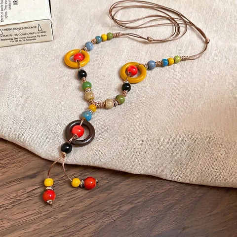 Handgefertigte Ethnische Halskette Mit Keramikperlen Und Holzringen Böhmischer Vintage Langer Geflochtener Seilschmuck Für Frauen