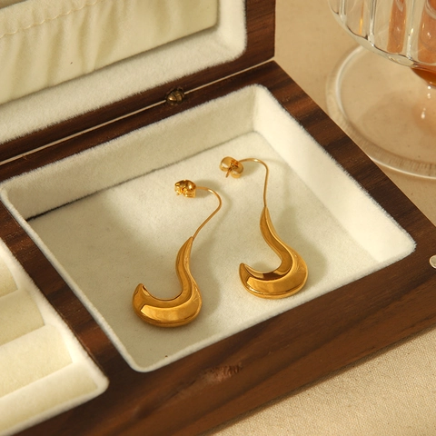 U-Shape Streamline Stud Earrings 18K Gold Plated Stainless Steel Minimalist Geometric J-Shape Modern Jewelry For Women