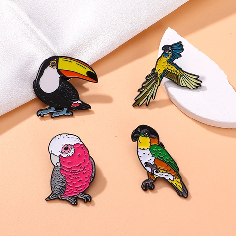 Emaille Papagei Vogel Brosche Pin Süße Cartoon Tier Zinklegierung Abzeichen Mode Kleidung Schmuck Zubehör Für Damen Kinder